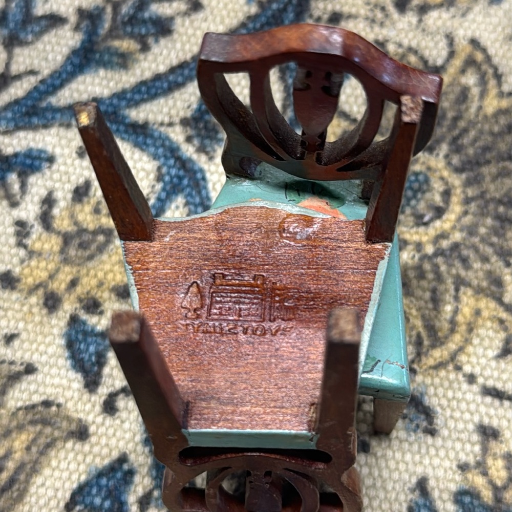 Set of Vintage Dollhouse chairs - Picture 3 of 5